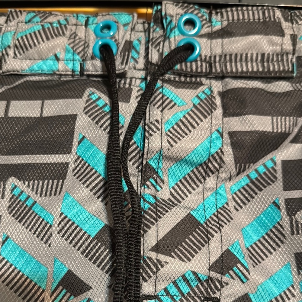 Nike Men’s Gray and Blue Dynamic Board Shorts - Picture 4 of 5